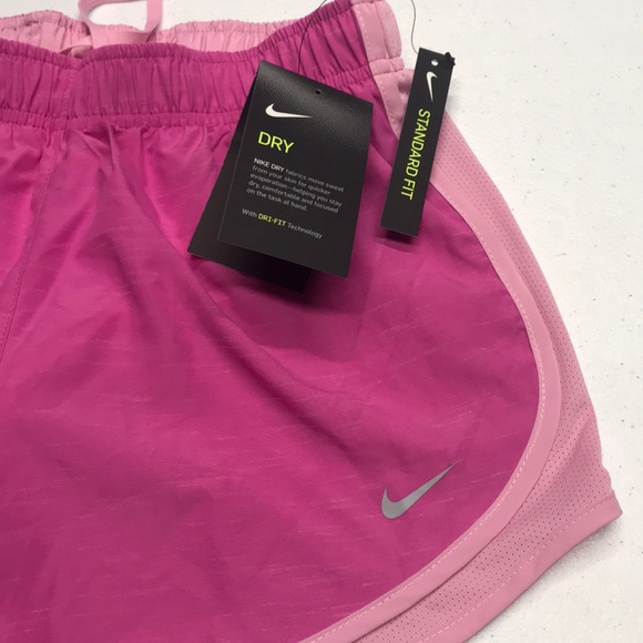 🆕 NIKE DRI-FIT Womens Pink Jogging Shorts LINED - Picture 2 of 4